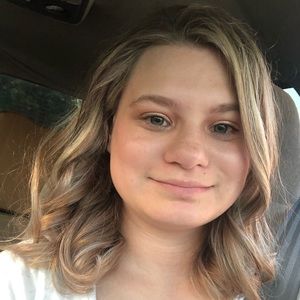 Meet your Posher, Joelle